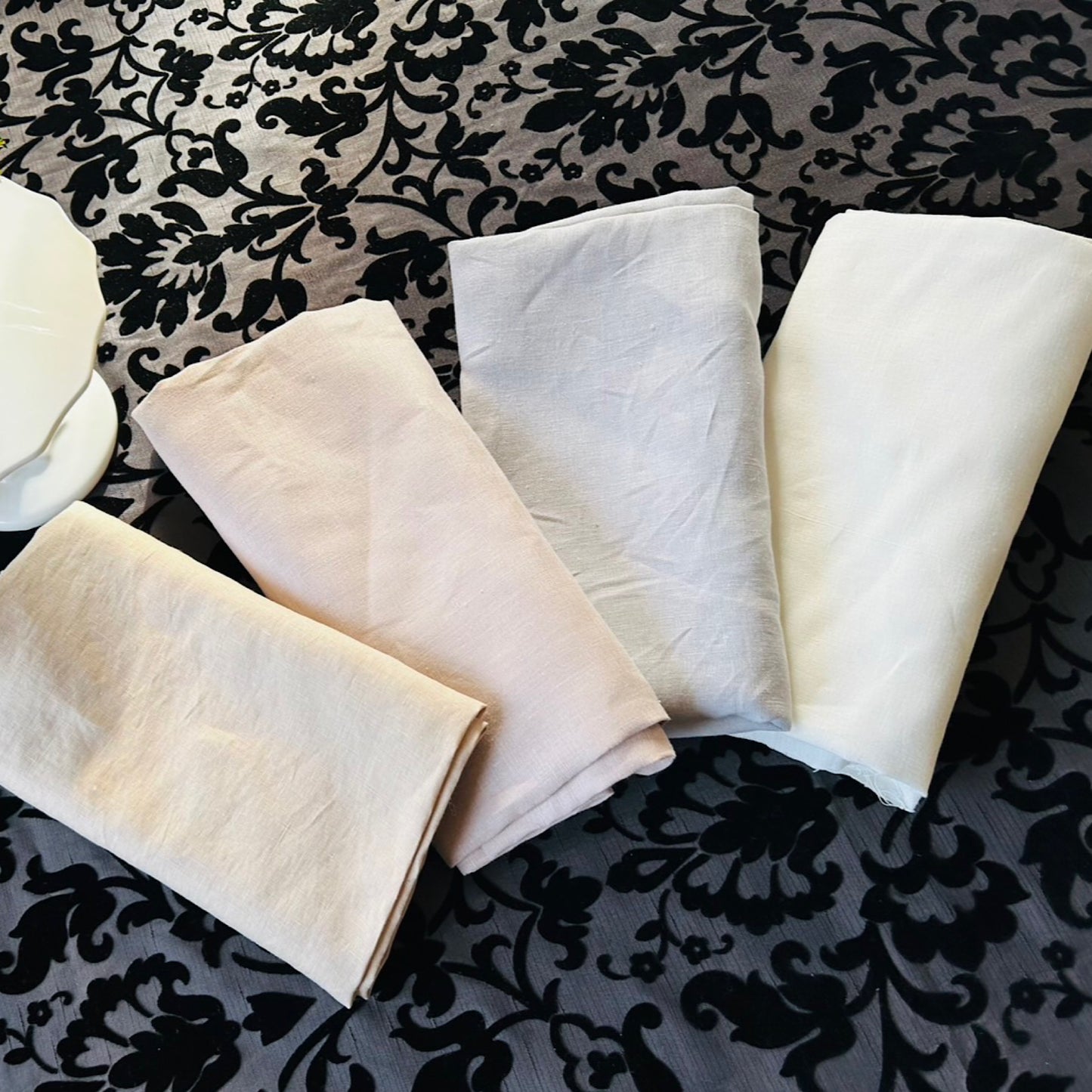 Linen & Silk Frill Napkin with Cotton Pearl Tassel | LA ROSE BLANCHE