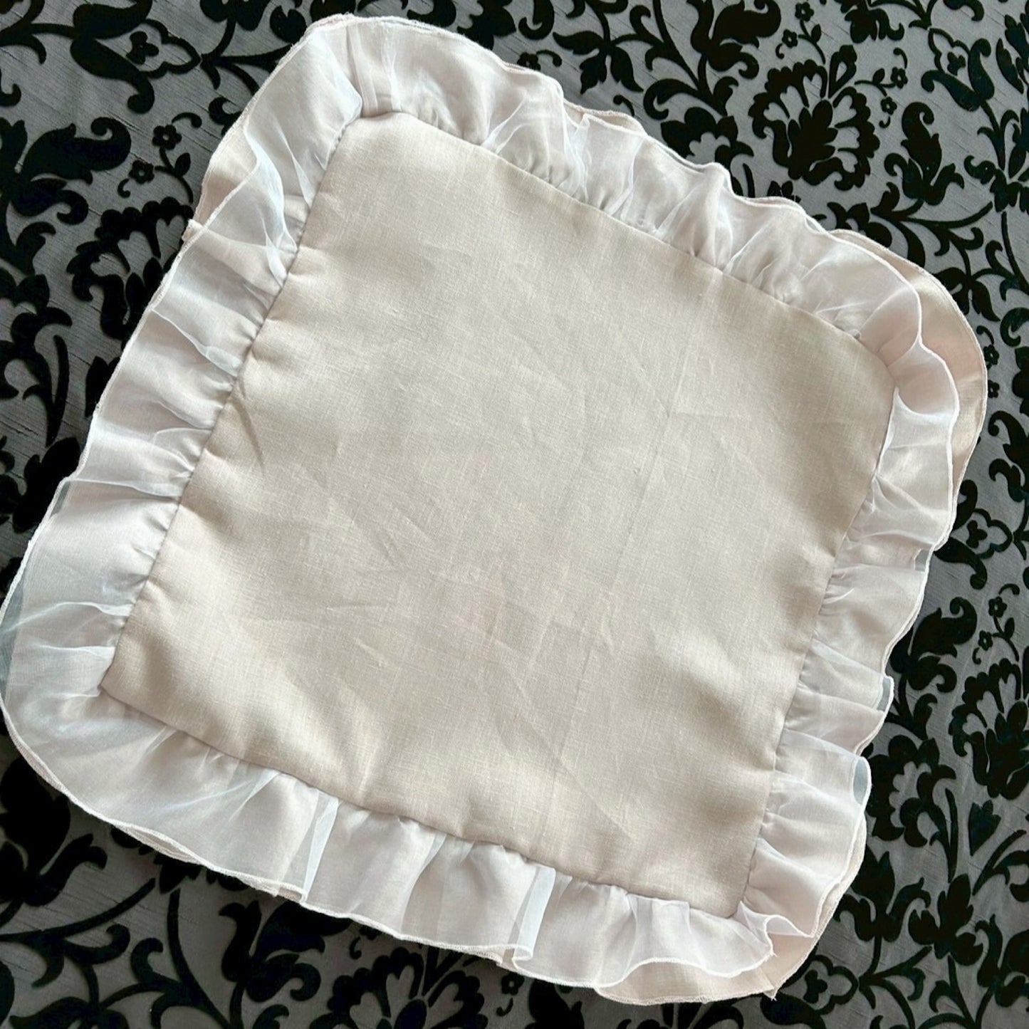 Linen & Silk Frill Napkin with Cotton Pearl Tassel | LA ROSE BLANCHE