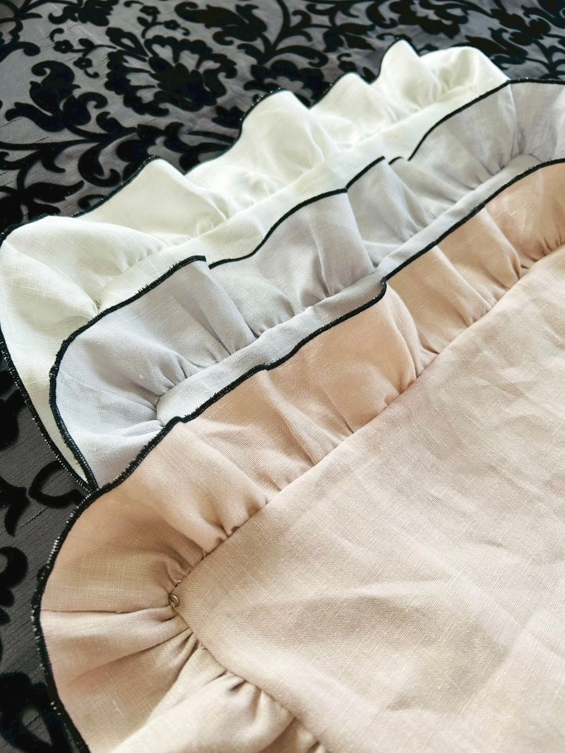 Linen Frill Napkin 2nd line | LA ROSE BLANCHE Maison Floral Collection