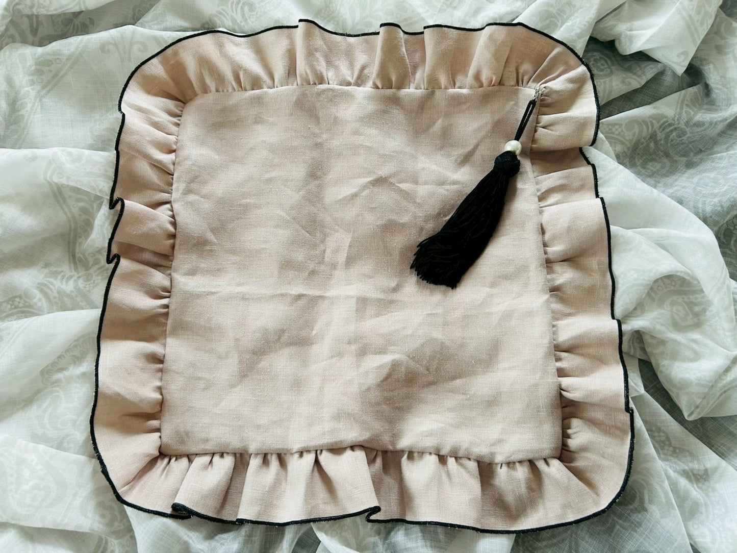 Linen Frill Napkin 2nd line | LA ROSE BLANCHE Maison Floral Collection